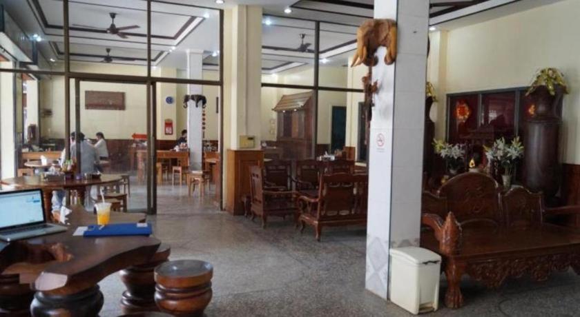 Lankham Hotel Pakse Exterior foto